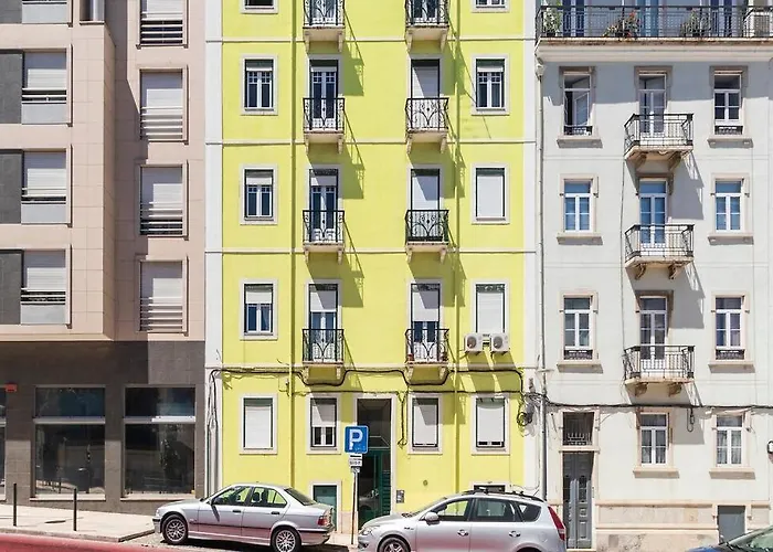 Spacious Apartment Near Saldanha